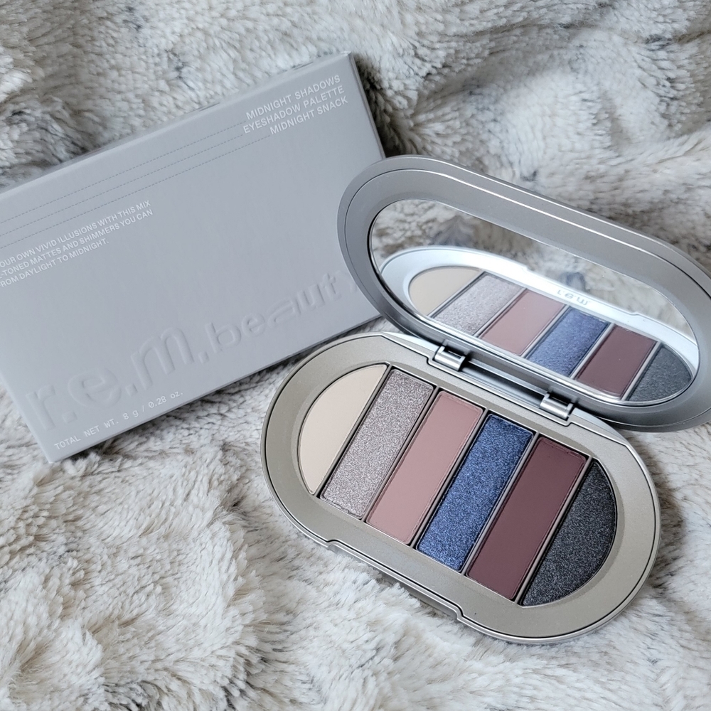 Midnight Snack - Midnight Shadows Eyeshadow Palette R.E.M. Beauty Ariana Grande